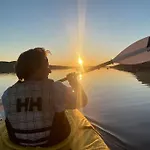 Flott Og Naust Med Beliggenhet Ved Vannet! Ferienhaus