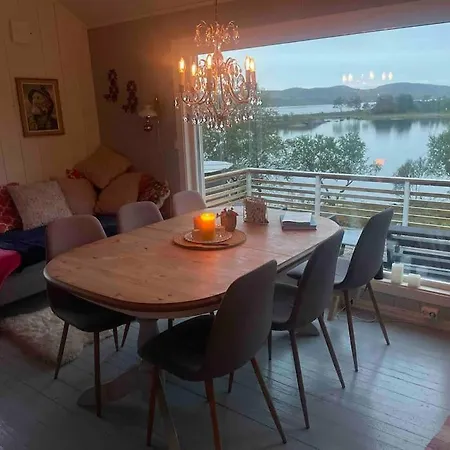 Flott Og Naust Med Beliggenhet Ved Vannet! * Sandsletta