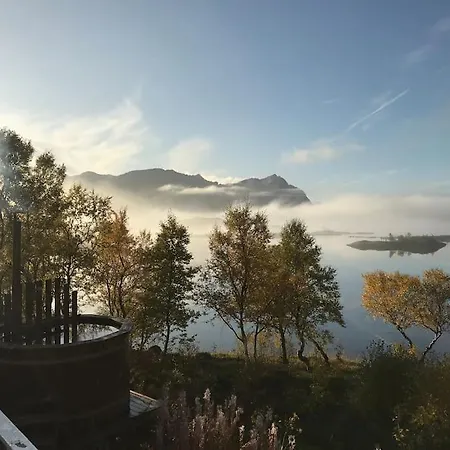 Hébergement de vacances Flott I Lofoten Med Nydelig Beliggenhet Ved Vannet Sandsletta
