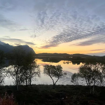 Flott I Lofoten Med Nydelig Beliggenhet Ved Vannet * Sandsletta