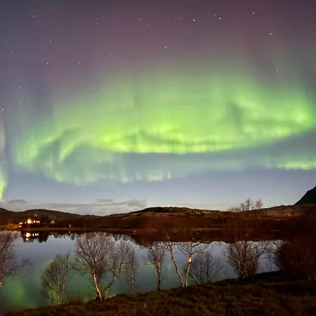 Hébergement de vacances Flott I Lofoten Med Nydelig Beliggenhet Ved Vannet Sandsletta